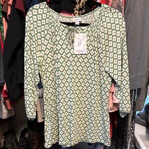 Lularoe  Debra Green and White Floral Blouse  NWT